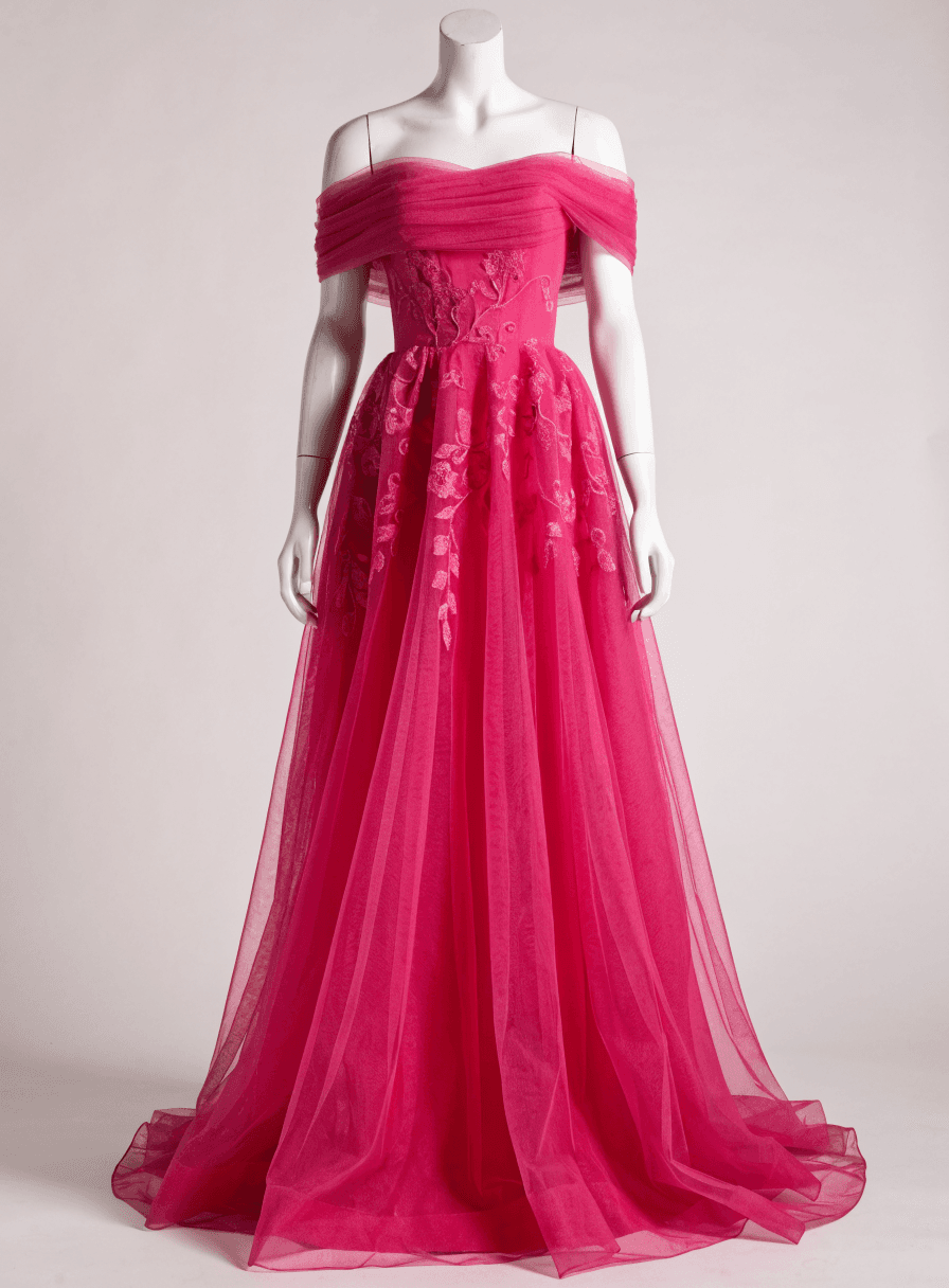 Vestido Fúcsia Ombro a Ombro Corpo Bordado Saia de Tule