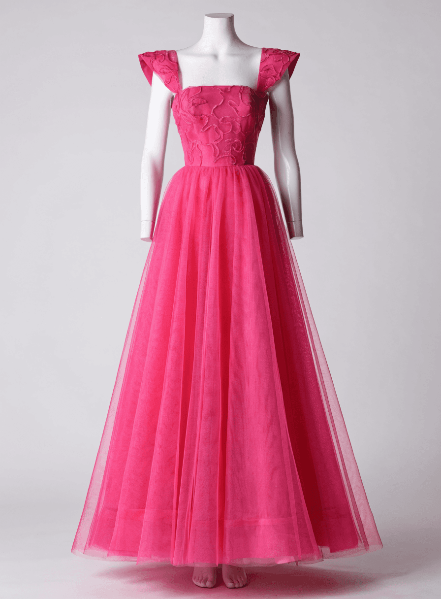 Vestido Pink Corpo de Bordado e Saia de Tule Alça Grossa