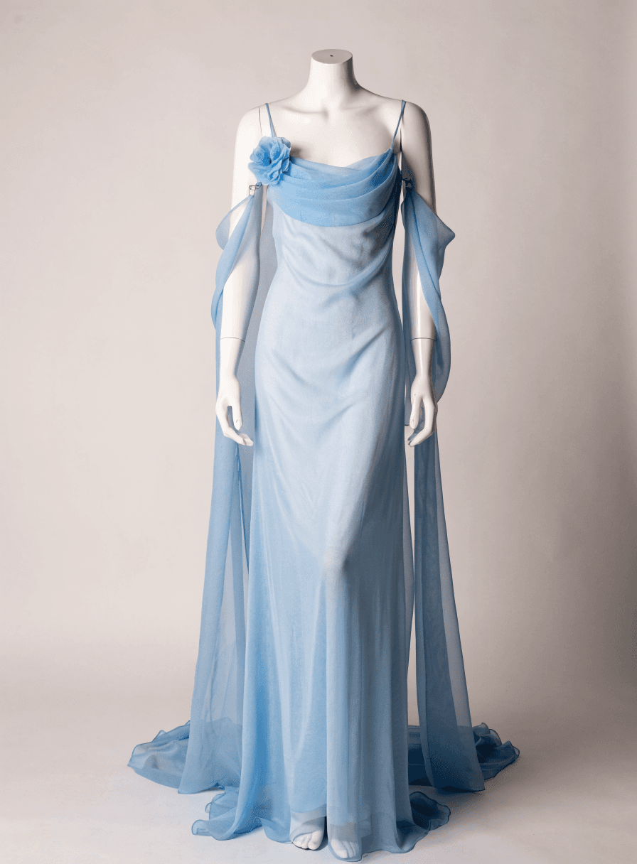 Vestido Azul Serenity Chiffon Alca Fina Capa Removível Busto Drapeado Flor Cintura
